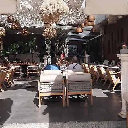 B&B Tosunpasa Hookah Lounge Kafe Restroran Ve Turizm Otelcilik *