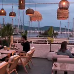 Couette-café Tosunpasa Hookah Lounge Kafe Restroran Ve Turizm Otelcilik Bodrum