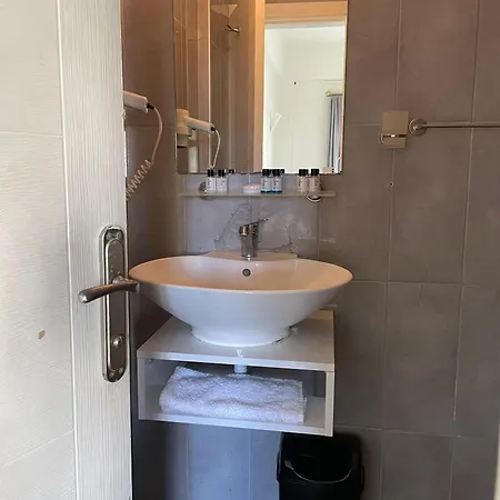 Tosunpasa Hookah Lounge Kafe Restroran Ve Turizm Otelcilik * Бодрум